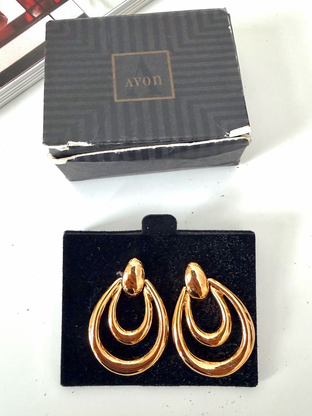 Vintage 1996 Avon Gold-Tone Double Loop Doorknocker Clip Earrings
